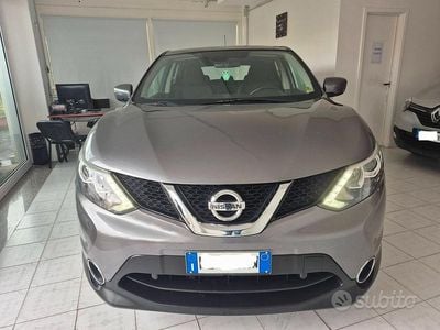 Usata Nissan Qashqai Acenta 110 CV (80 kW) 2017 Grigio SUV
