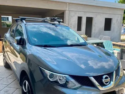 Usata Nissan Qashqai N-Connecta 110 CV (80 kW) 2017 Grigio SUV