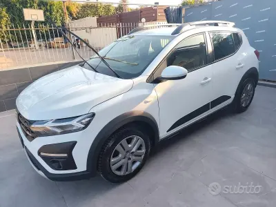 Usata Dacia Sandero Stepway 101 CV (74 kW) 2022 Bianco Berlina
