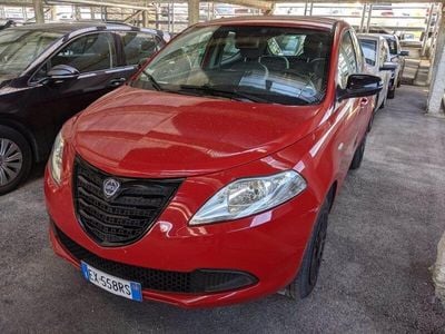 Usata Lancia Ypsilon 85 CV (62 kW) 2014 Rosso Utilitaria