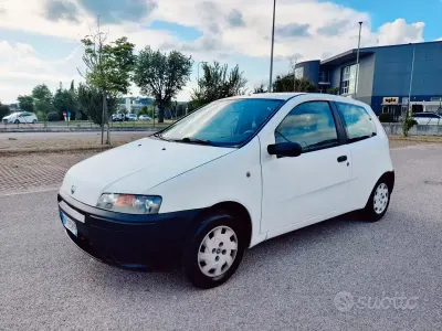Usata Fiat Punto 60 CV (44 kW) 2000 Bianco Utilitaria
