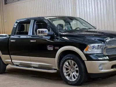 Käytetty Dodge Ram 395 HP (290 kW) 2015 Musta
