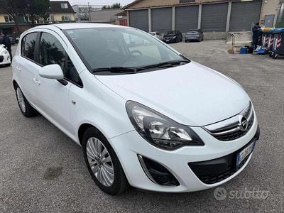 Usata Opel Corsa 85 CV (62 kW) 2013 Bianco Utilitaria