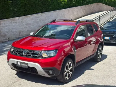 Usata Dacia Duster Prestige 101 CV (74 kW) 2022 Rosso SUV