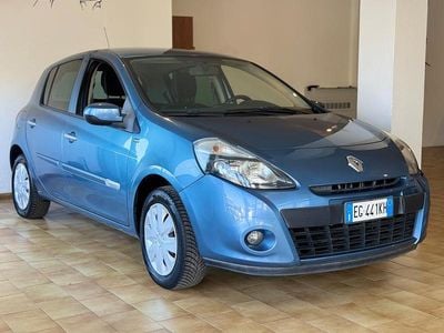 Usata Renault Clio II 75 CV (55 kW) 2011 Blu Berlina