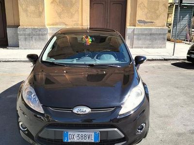 Usata Ford Fiesta Titanium 53 CV (38 kW) 2010 Nero Utilitaria