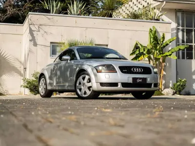 Begagnad Audi TT 224 HK (164 kW) 1999 Silver Sportkupé