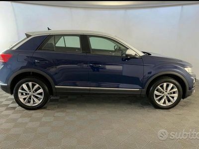 Usata VW T-Roc Style 116 CV (85 kW) 2018 Blu SUV