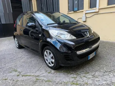Usata Peugeot 107 Active 68 CV (50 kW) 2009 Other Utilitaria