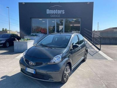 Usata Toyota Aygo Sol 68 CV (50 kW) 2006 Grigio Utilitaria