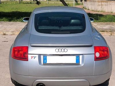 Begagnad Audi TT 179 HK (131 kW) 2002 Grå Sportkupé
