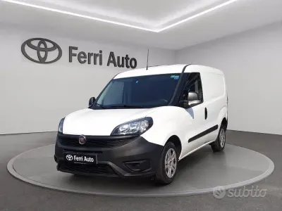 Usata Fiat Doblò 100 CV (73 kW) 2021 Bianco Monovolume