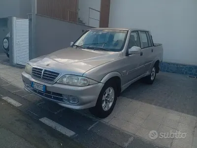 Usata SsangYong Musso 120 CV (88 kW) 2004 Grigio SUV