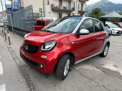 Usata Smart ForFour Prime 71 CV (52 kW) 2016 Rosso Utilitaria