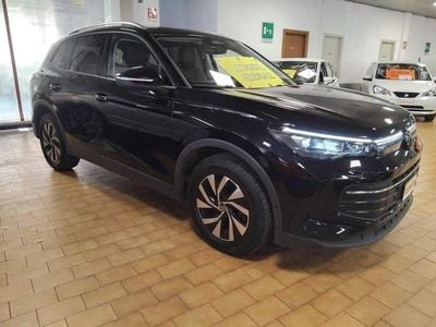 Begagnad VW Tiguan Life 150 HK (110 kW) 2024 Svart SUV