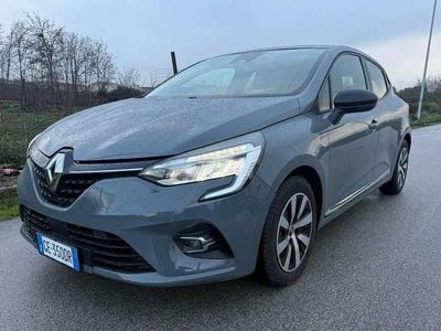 Usata Renault Clio V Business 91 CV (66 kW) 2021 Grigio Berlina
