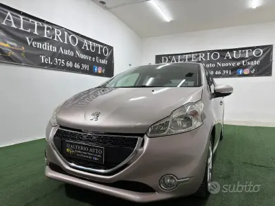 Usata Peugeot 208 Active 82 CV (60 kW) 2012 Giallo Utilitaria