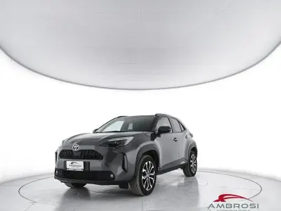 Usata Toyota Yaris Cross Trend 92 CV (67 kW) 2024 Grigio SUV