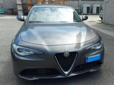 Usata Alfa Romeo Giulia Executive 200 CV (147 kW) 2019 Grigio Berlina