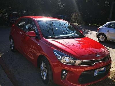 Usata Kia Rio 101 CV (74 kW) 2020 Rosso Berlina