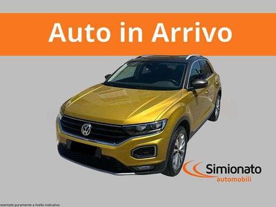Usata VW T-Roc Sport 150 CV (110 kW) 2022 Oro SUV