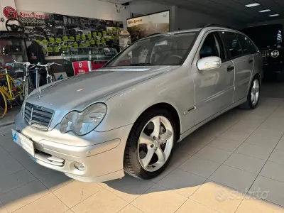 Usata Mercedes C220 Classic 150 CV (110 kW) 2005 Grigio Station wagon