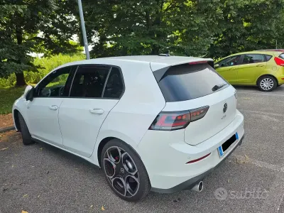 Usata VW Golf VIII GTI 265 CV (194 kW) 2024 Bianco Berlina
