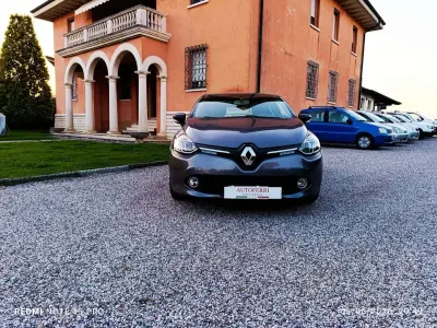 Usata Renault Clio IV 73 CV (53 kW) 2015 Gray Berlina