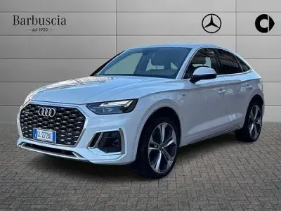 Käytetty Audi Q5 Sportback S-line plus 204 HP (150 kW) 2022 Valkoinen Katumaasturi