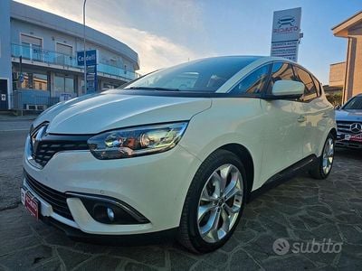 Usata Renault Scénic IV Initiale 150 CV (110 kW) 2019 Bianco Monovolume