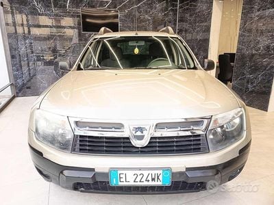 Usata Dacia Duster Lauréate 110 CV (80 kW) 2012 Marrone SUV