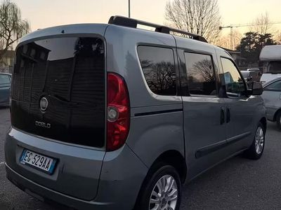 Usata Fiat Doblò 105 CV (77 kW) 2010 Grigio Monovolume
