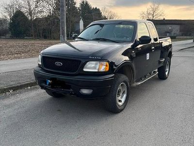 Begagnad Ford F-150 2000 Svart Pickup