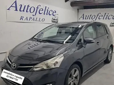 Usata Toyota Verso Style 111 CV (81 kW) 2015 Grigio Monovolume
