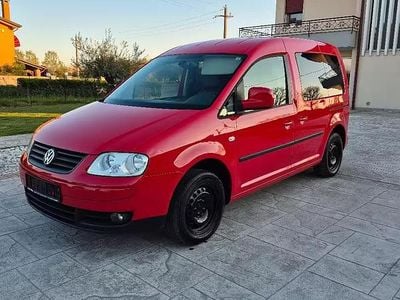 Usata VW Caddy 109 CV (80 kW) 2010 Rosso Monovolume