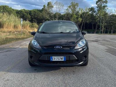 Usata Ford Fiesta 69 CV (50 kW) 2012 Nero Utilitaria