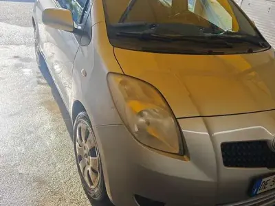 Usata Toyota Yaris 68 CV (50 kW) 2007 Utilitaria