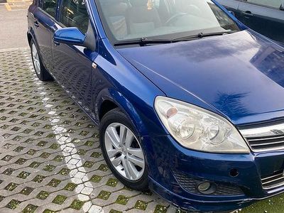 Usata Opel Astra 2008 Blu Berlina