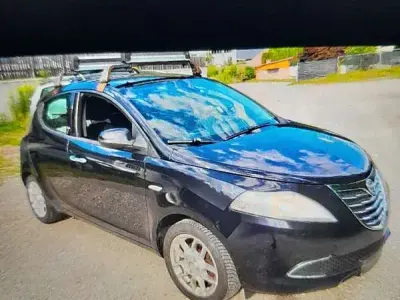 Usata Lancia Ypsilon 90 CV (66 kW) 2010 Utilitaria