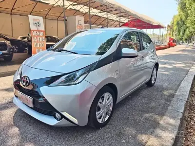 Usata Toyota Aygo X-play 69 CV (50 kW) 2015 Grigio Utilitaria