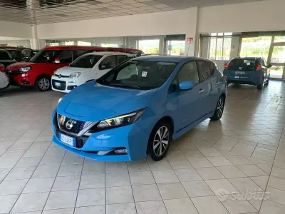 Usata Nissan Leaf Acenta 89 kW (122 CV) 2020 Blu/azzurro Utilitaria