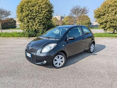Usata Toyota Yaris Luna 87 CV (63 kW) 2007 Utilitaria