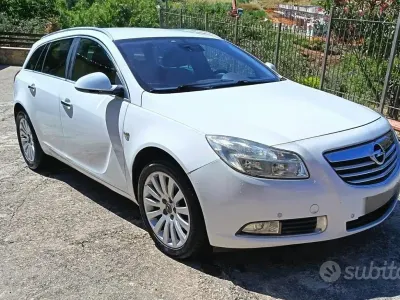 Usata Opel Insignia 160 CV (117 kW) 2011 Bianco Station wagon