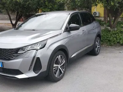 Usata Peugeot 3008 Allure 131 CV (96 kW) 2023 SUV