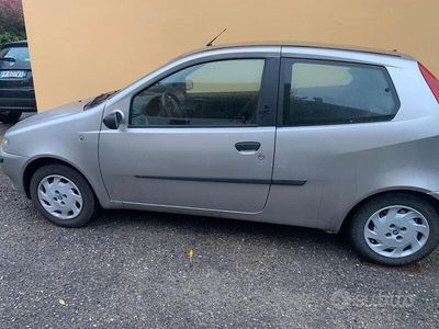 Usata Fiat Punto 80 CV (58 kW) 2002 Utilitaria