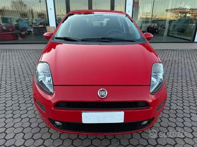 Usata Fiat Punto 70 CV (51 kW) 2017 Rosso Utilitaria