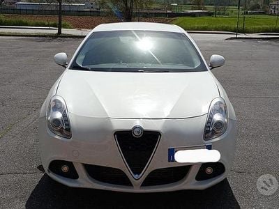 Usata Alfa Romeo Giulietta 105 CV (77 kW) 2011 Bianco Berlina