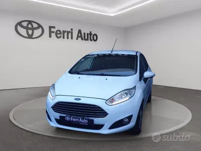Usata Ford Fiesta Titanium 75 CV (55 kW) 2014 Bianco Utilitaria
