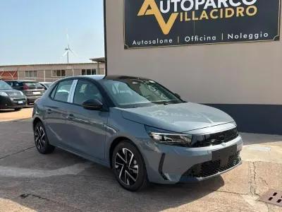 Nuova Opel Corsa 100 CV (73 kW) 2026 Grigio Utilitaria