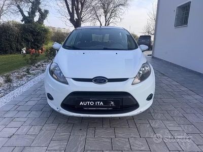 Usata Ford Fiesta Titanium 60 CV (44 kW) 2011 Bianco Utilitaria